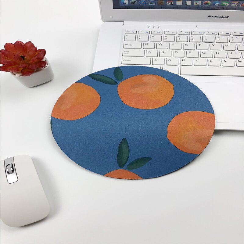 

Orange Print Round Mouse Pad, Multicolor
