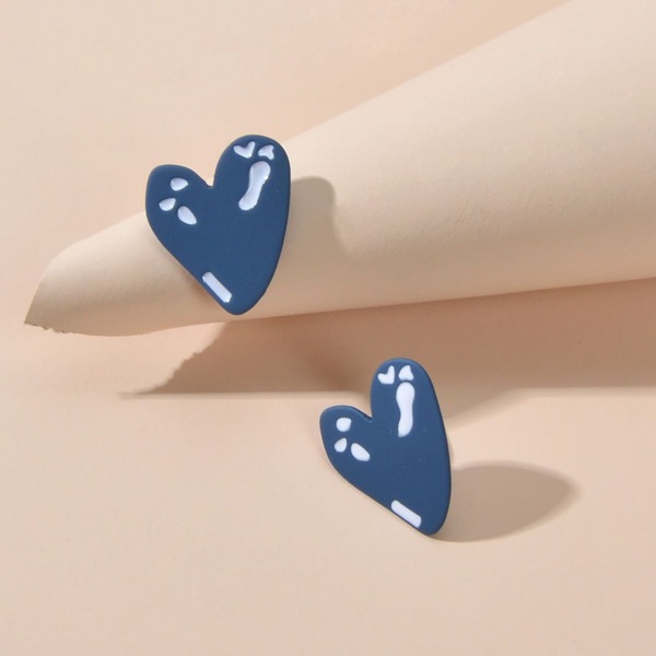 

Heart Design Stud Earrings, Blue
