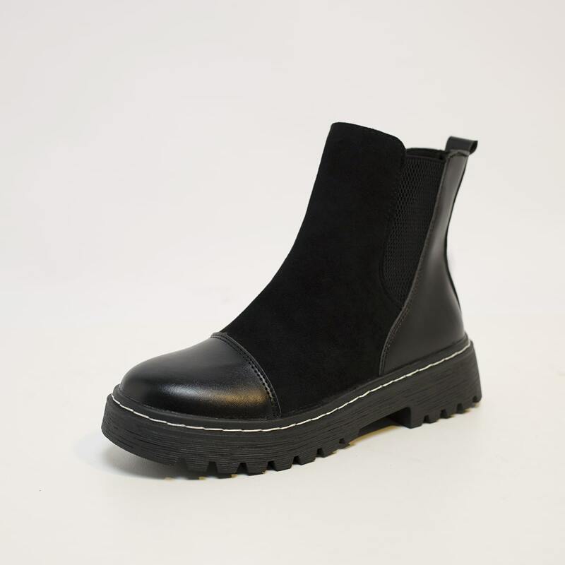 

Cap Toe Chelsea Boots, Black
