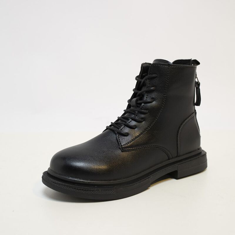 

Minimalist Round Toe Combat Boots, Black