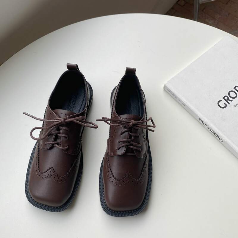 

Wingtip Detail Lace-up Front Flats, Brown
