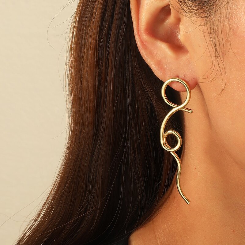 

Irregular Line Design Stud Earrings, Gold