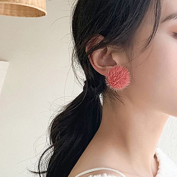 

Fluffy Round Stud Earrings, Dusty pink