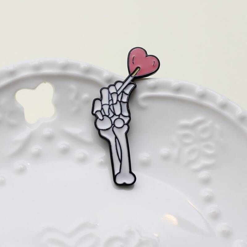 

Skull Hand Design Brooch, Multicolor