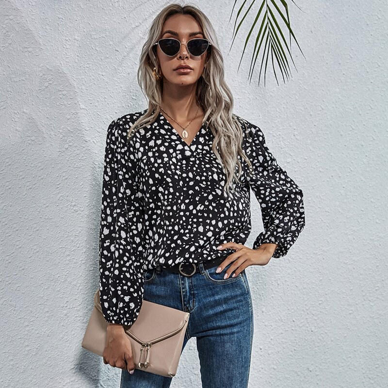 

Dalmatian Print V Neck Lantern Sleeve Blouse, Black and white