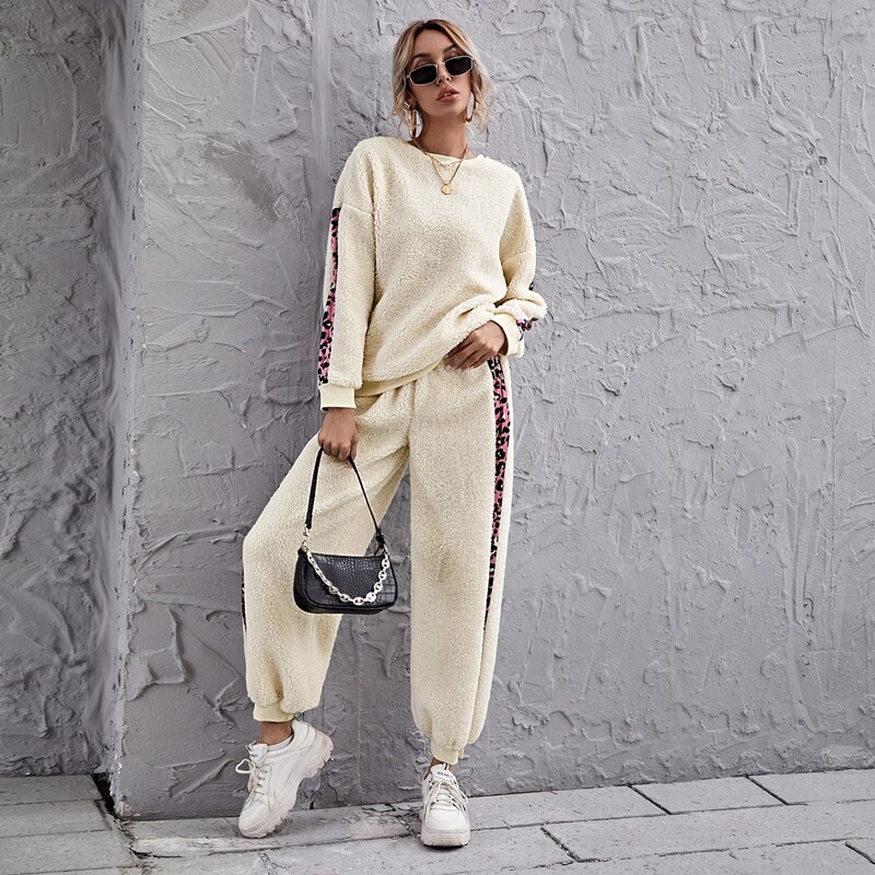 

Drop Shoulder Leopard Panel Teddy Pullover & Pants Set, Apricot