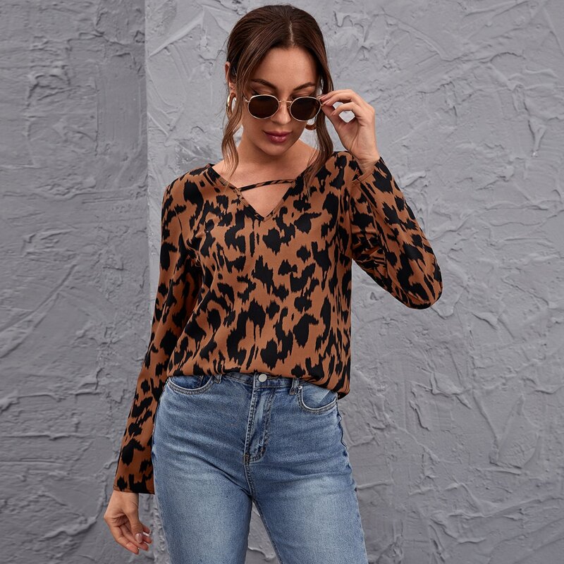 

Keyhole Neck Leopard Top, Multicolor