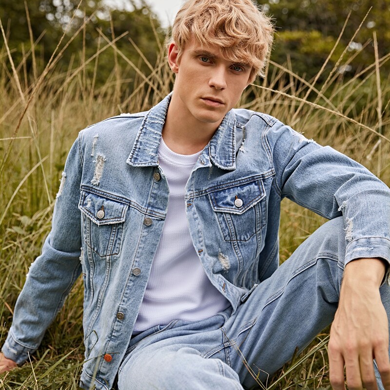 

Guys Button Flap Pocket Ripped Denim Jacket, Light wash