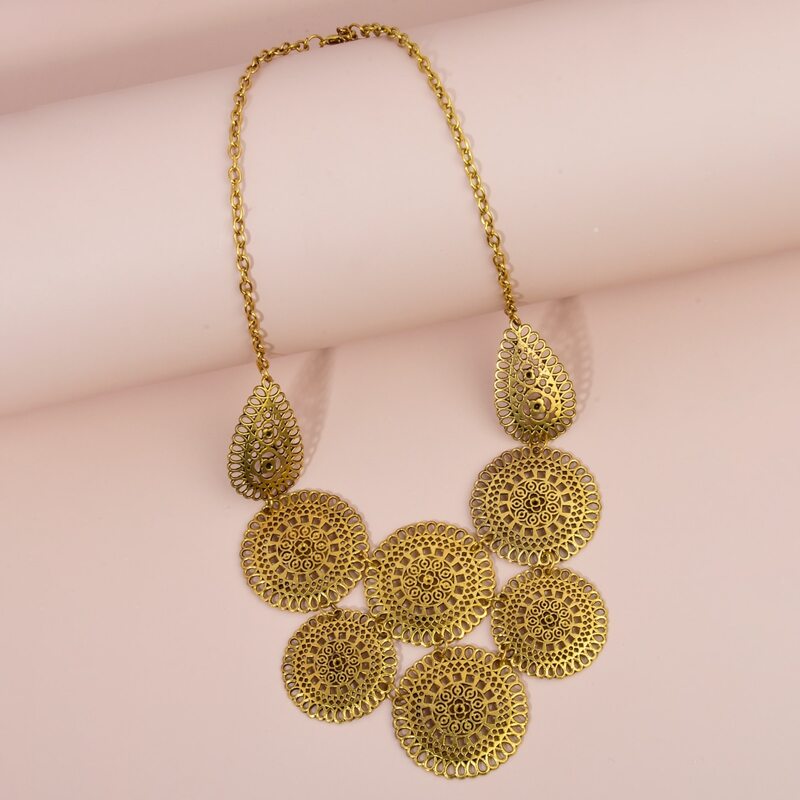 

Hollow Out Round Decor Necklace, Bronze