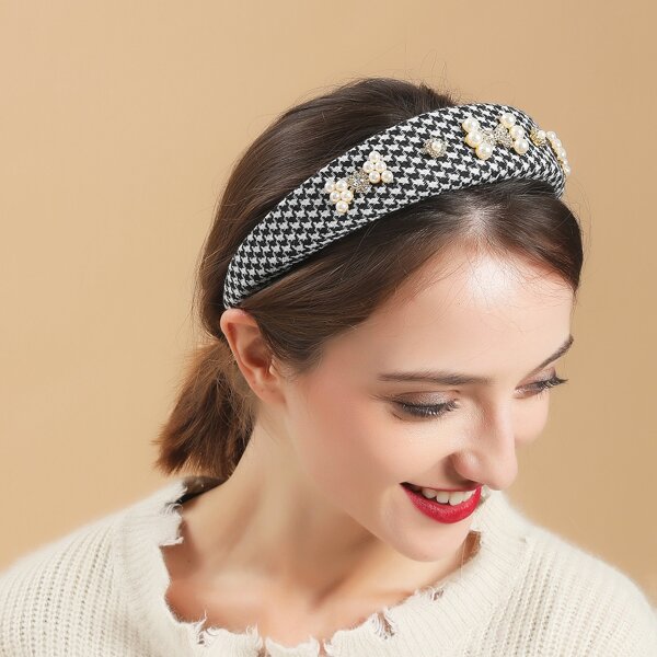 

Faux Pearl Decor Houndstooth Pattern Hair Hoop, Black and white
