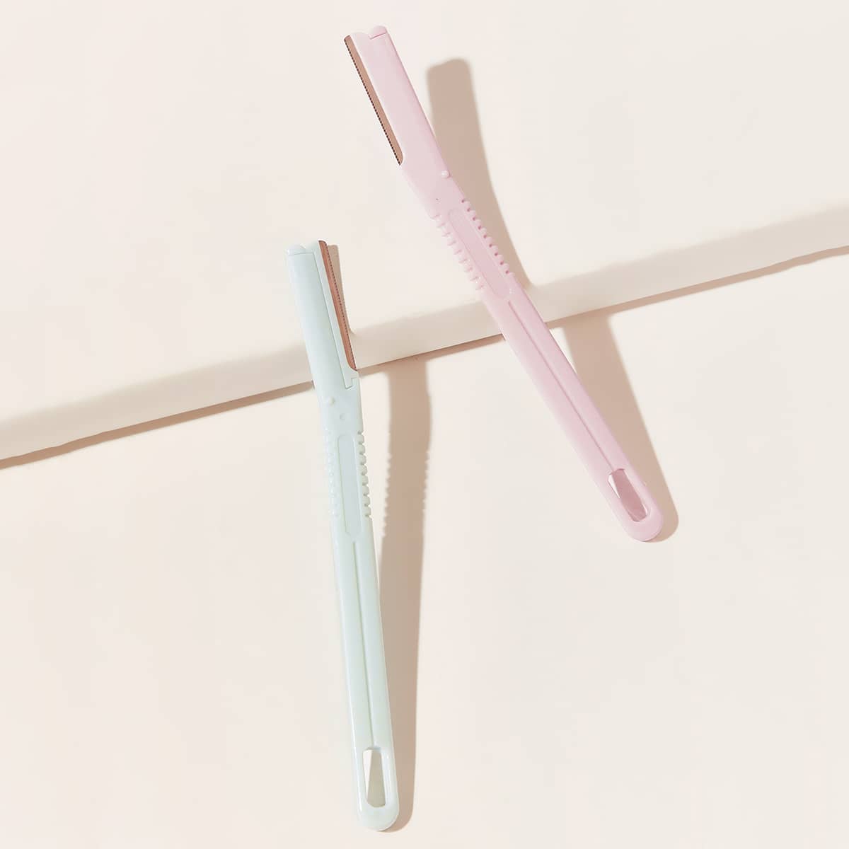 

2pcs Solid Eyebrow Trimmer, Multicolor