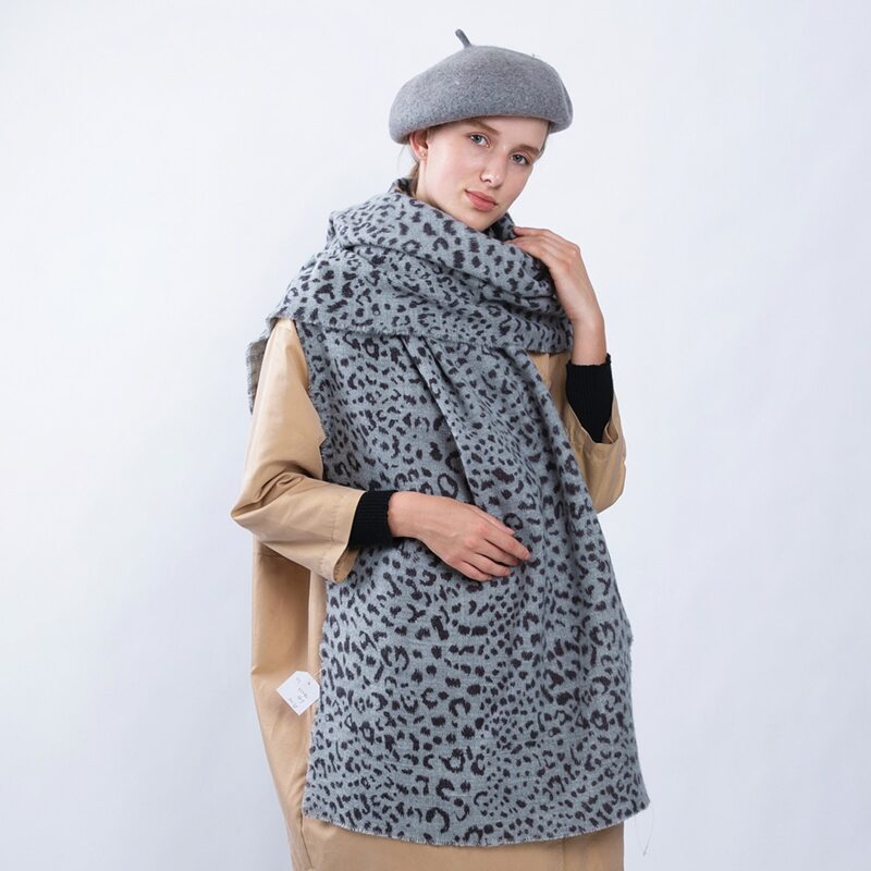 

Leopard Pattern Scarf, Grey