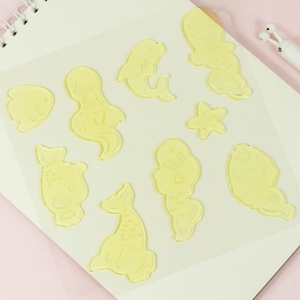 

1sheet Cartoon Luminous Sticker, Yellow