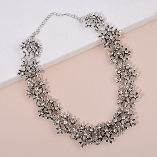 

Rhinestone Detail Flower Necklace, Antique silver