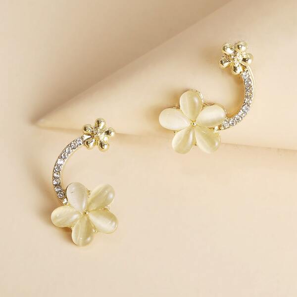 

Flower Decor Rhinestone Design Stud Earrings, Gold