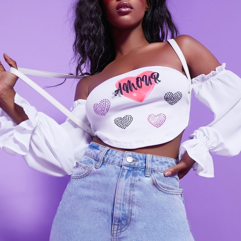 

Off Shoulder Flounce Sleeve Curved Hem Letter Graphic Crop Top, White