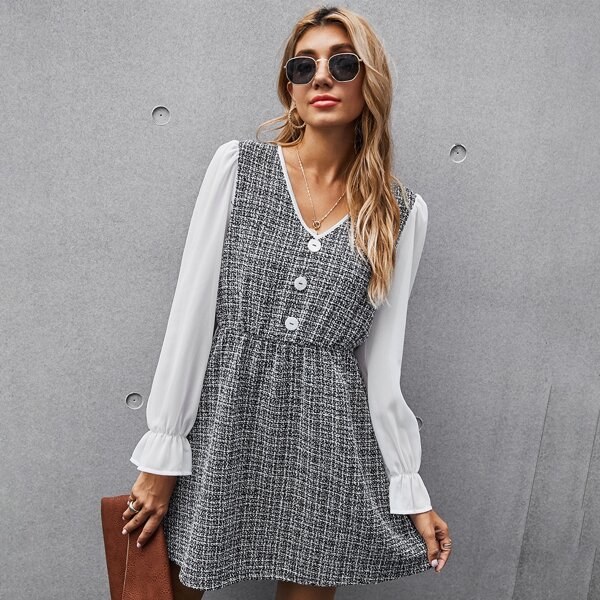 

Contrast Flounce Sleeve V-neck Dress, Black and white