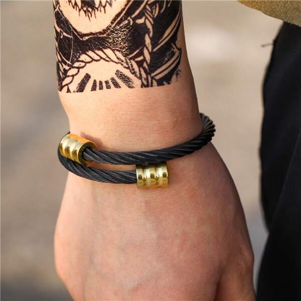 

Men Stainless Steel Winding Wire Bracelet, Black
