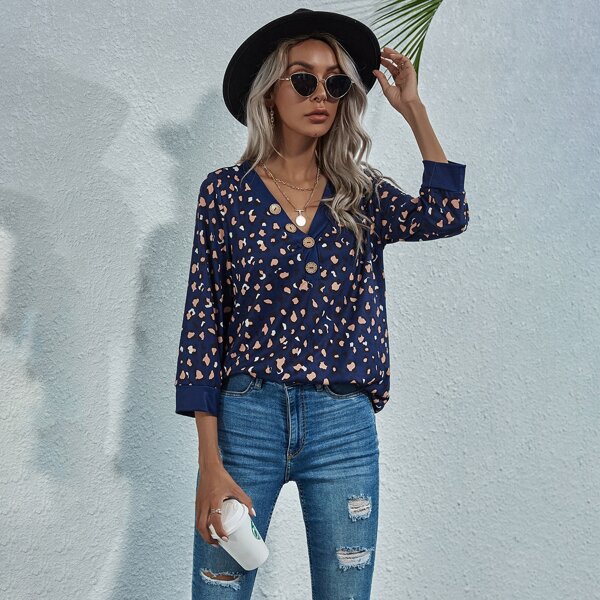 

Cheetah Print Button Detail Tee, Navy blue