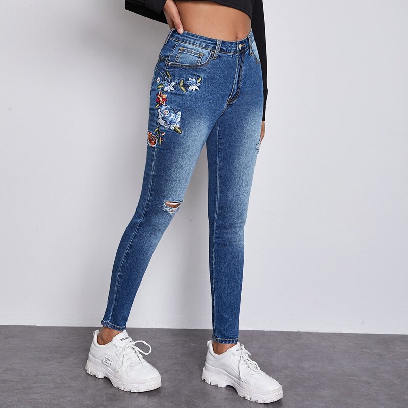 

Floral Embroidery Skinny Jeans, Medium wash