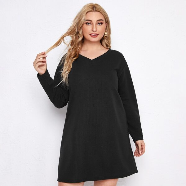 

Plus V Neck Drop Shoulder Dress, Black