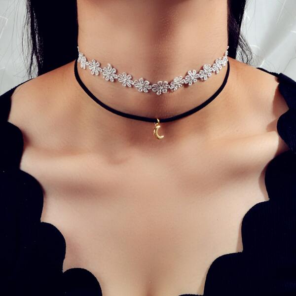 

2pcs Lace Flower Design Choker, Multicolor