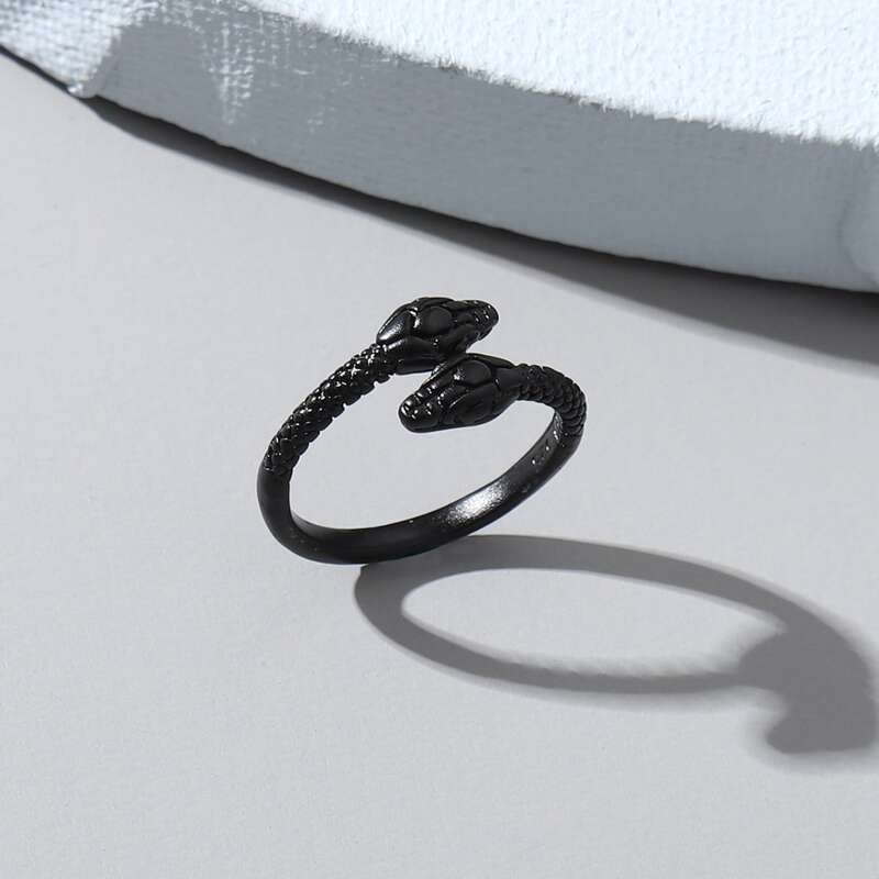 

Serpentine Design Ring, Black