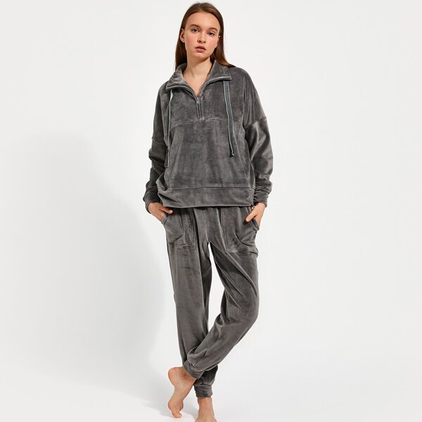 

Drop Shoulder Velvet Pullover and Pants PJ Set, Dark grey