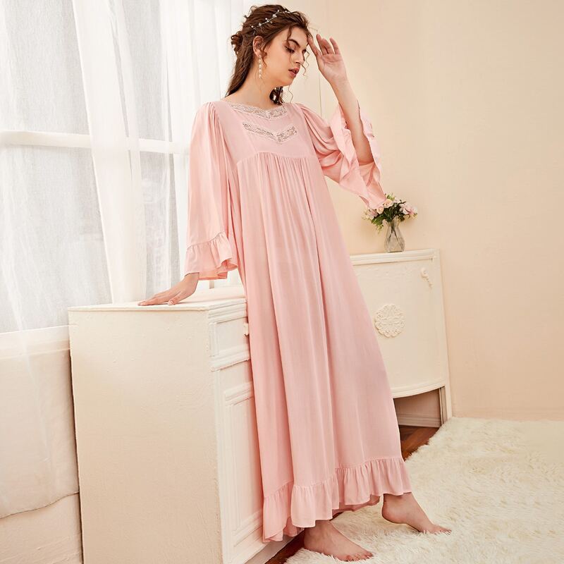 

Contrast Lace Flounce Sleeve Night Dress, Baby pink