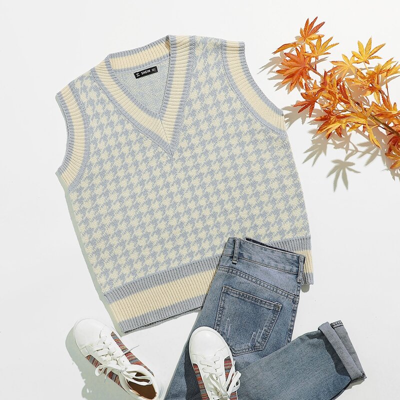 

Houndstooth Pattern Cricket Sweater Vest, Blue and white