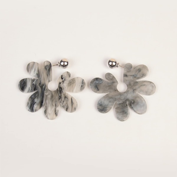 

Flower Design Earrings, Light grey