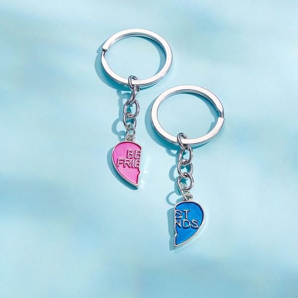 

2pcs Letter Design Heart Charm Keychain, Multicolor