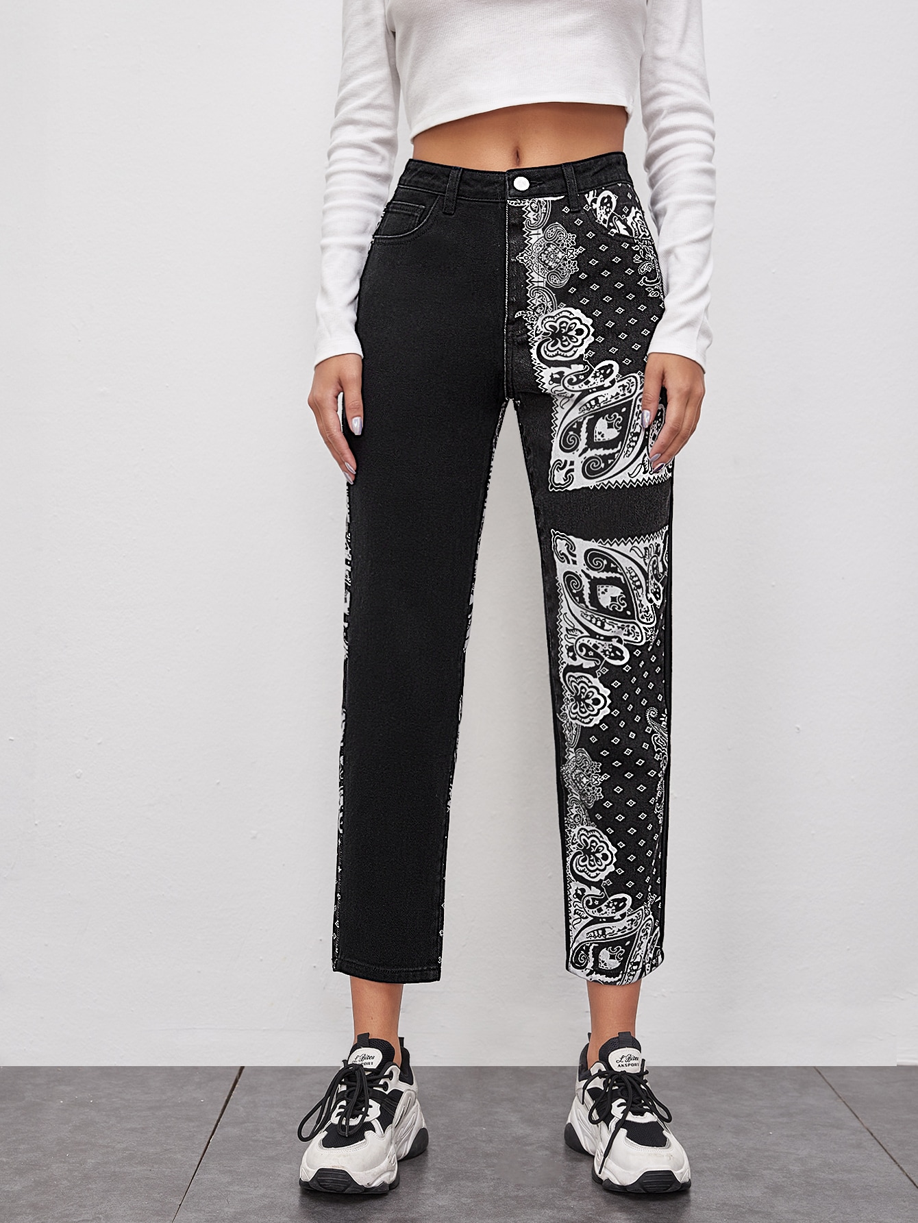 Scarf Print Slant Pocket Straight Jeans thumbnail