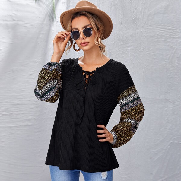 

Lace-up Neck Ditsy Floral Lantern Sleeve Rib-knit Top, Black