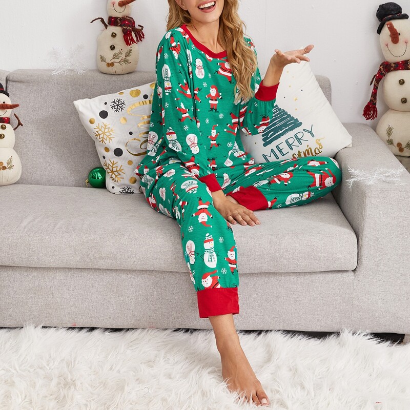 

Christmas Print Slant Pocket Pajama Set, Green