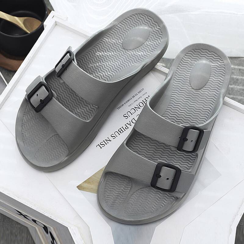

Guys Buckle Decor Slippers, Grey