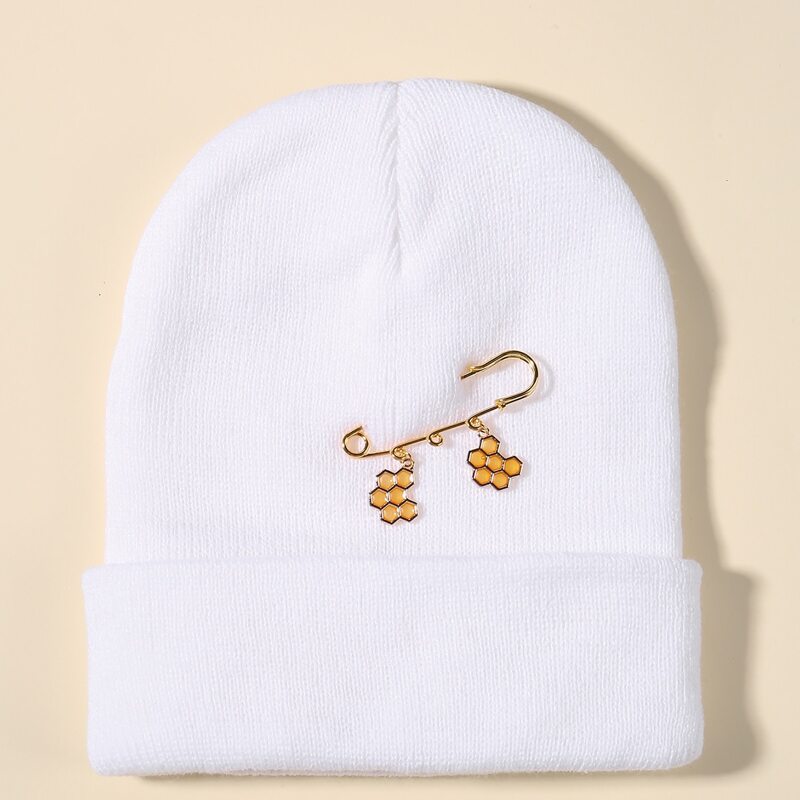 

Honeycomb Decor Knitted Beanie, White