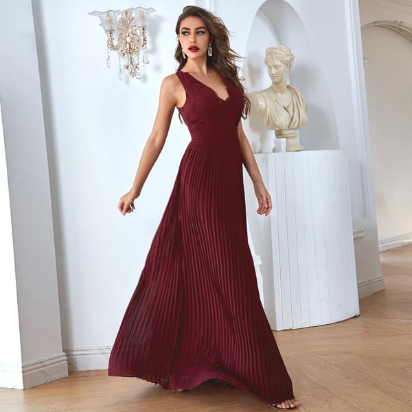 

Contrast Lace Pleated Hem Prom Dress, Maroon