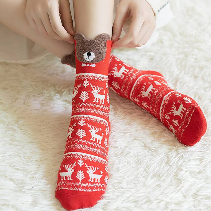 

Random 1pair Christmas Pattern Crew Socks, Red