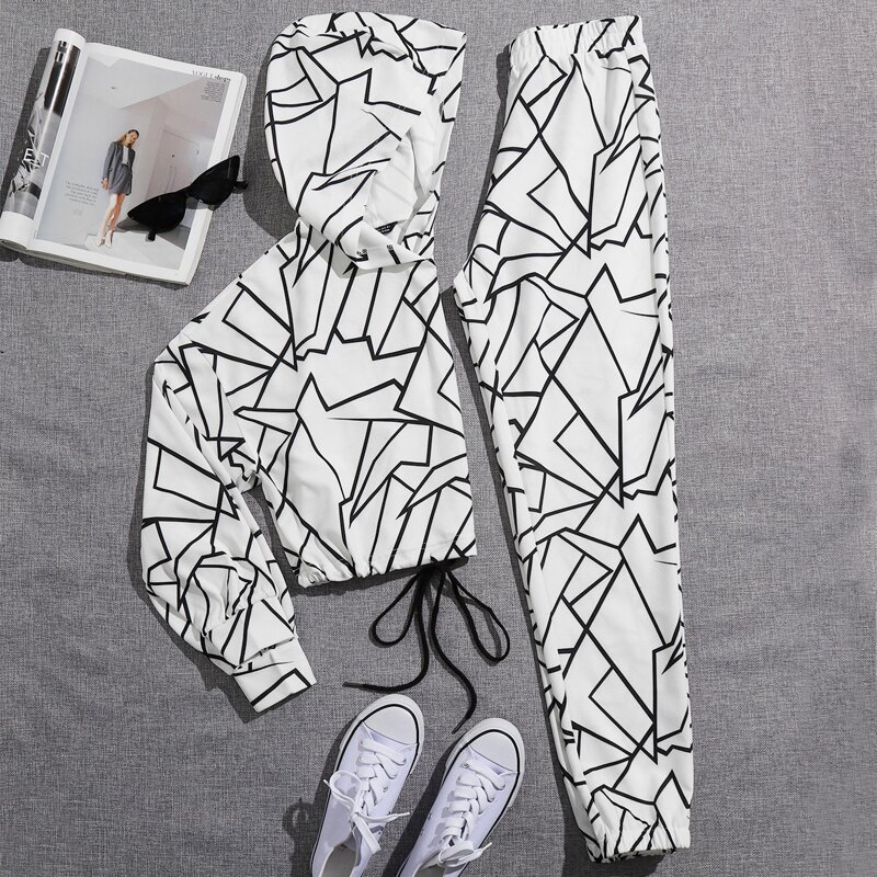 

Geo Print Drawstring Hem Hoodie and Joggers Set, Black and white