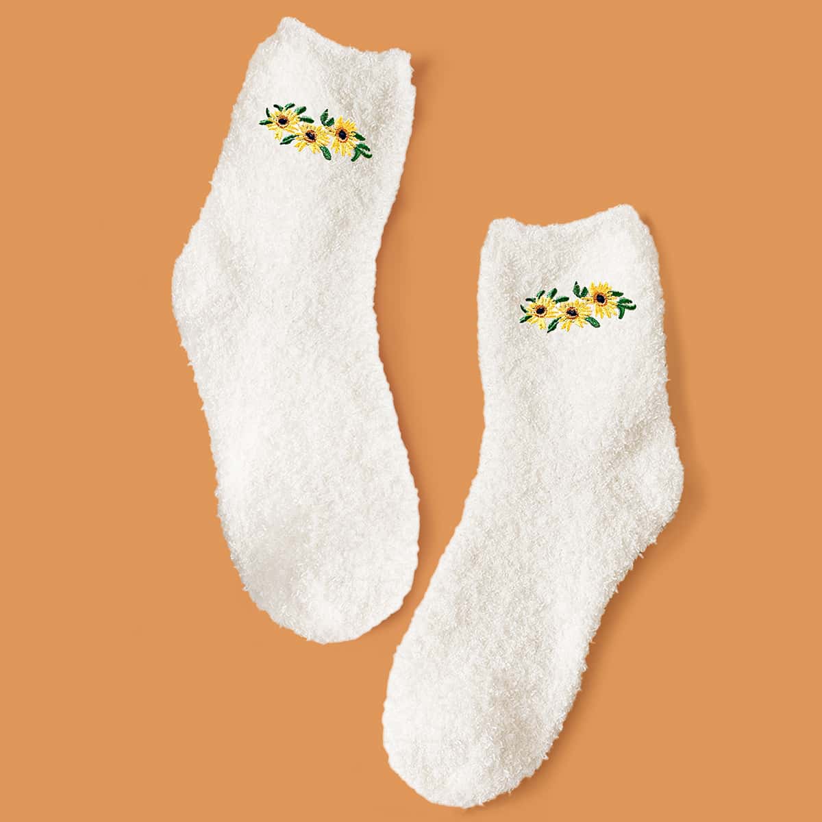 

Flower Embroidery Fuzzy Socks, White