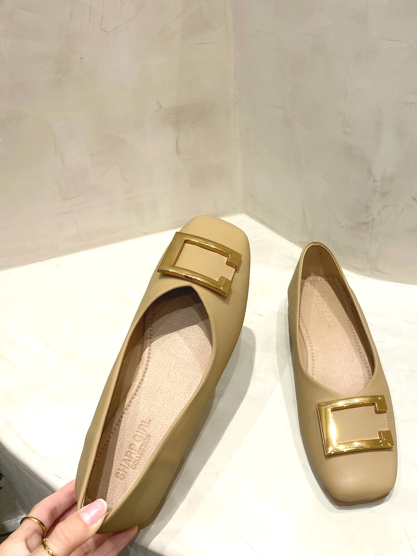 GOXEOU Ballerines plates en métal avec bout carré et talon carré pour femme