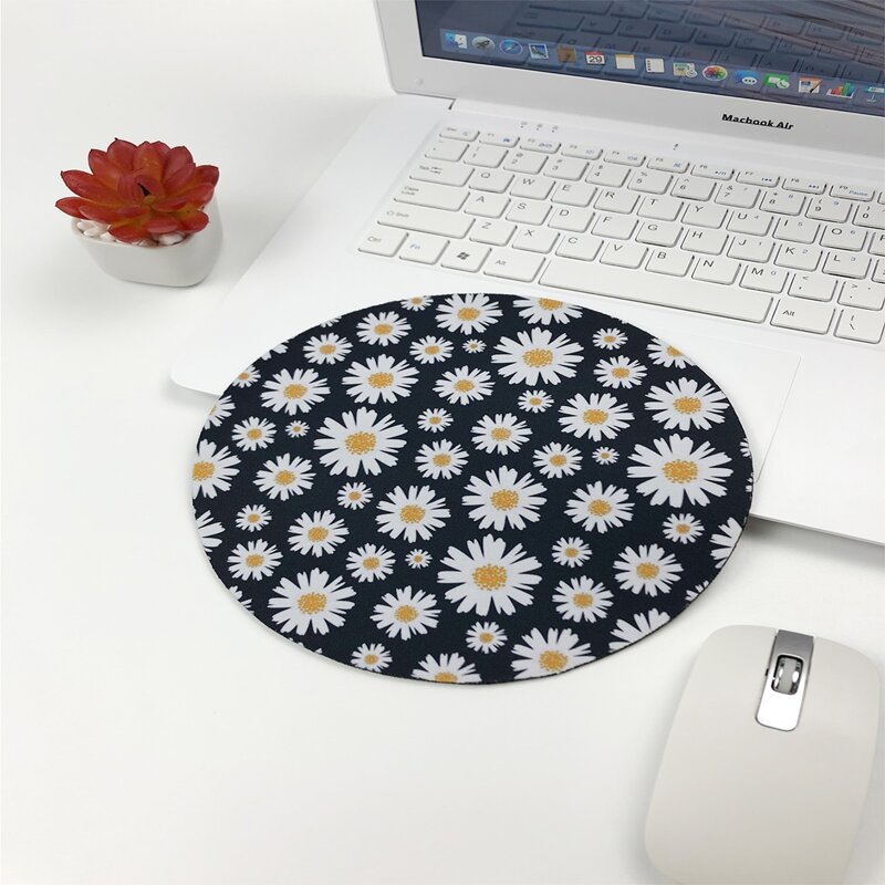 

Daisy Print Round Mouse Pad, Multicolor