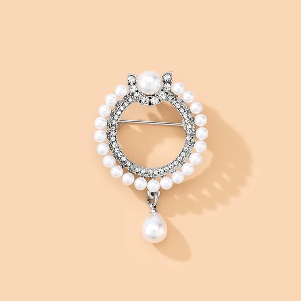 

Rhinestone & Faux Pearl Decor Brooch, White