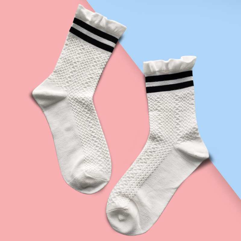 

Ruffle Hem Socks, White