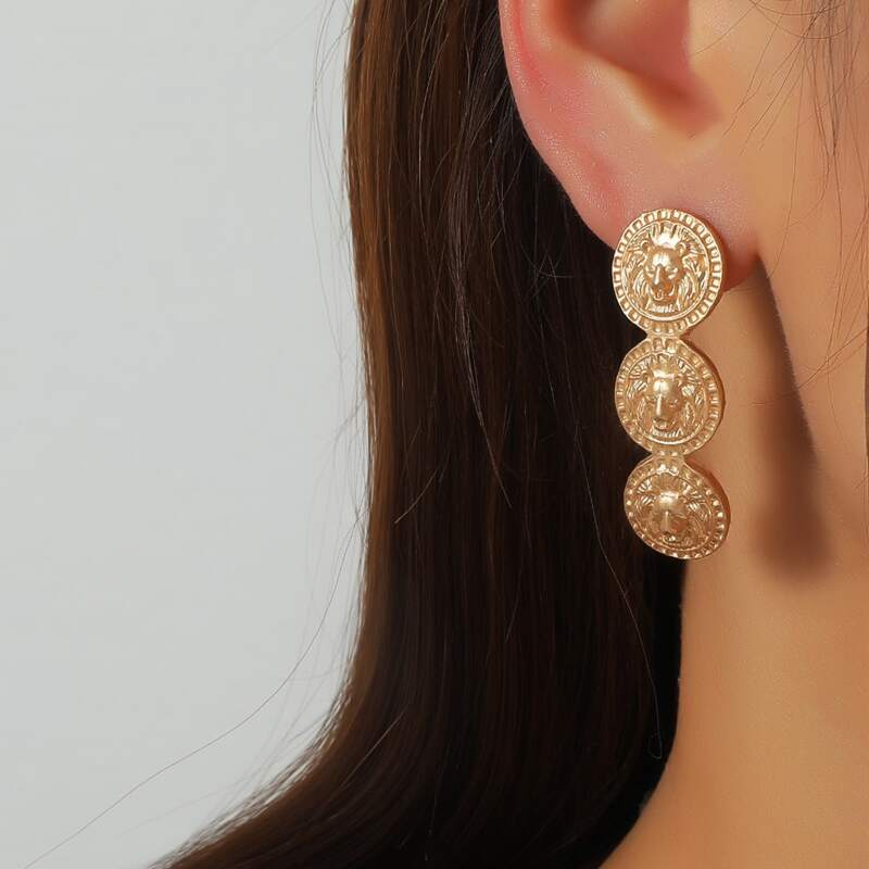 

Coin Design Stud Earrings, Gold