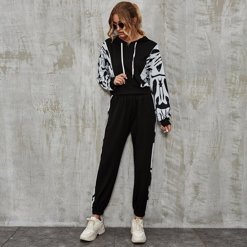 

Graphic Print Drawstring Hoodie & Sweatpants, Black