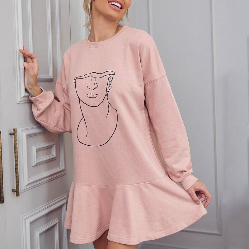 

Figure Graphic Drop Shoulder Ruffle Hem Sweatshirt Dress, Pastel baby pink