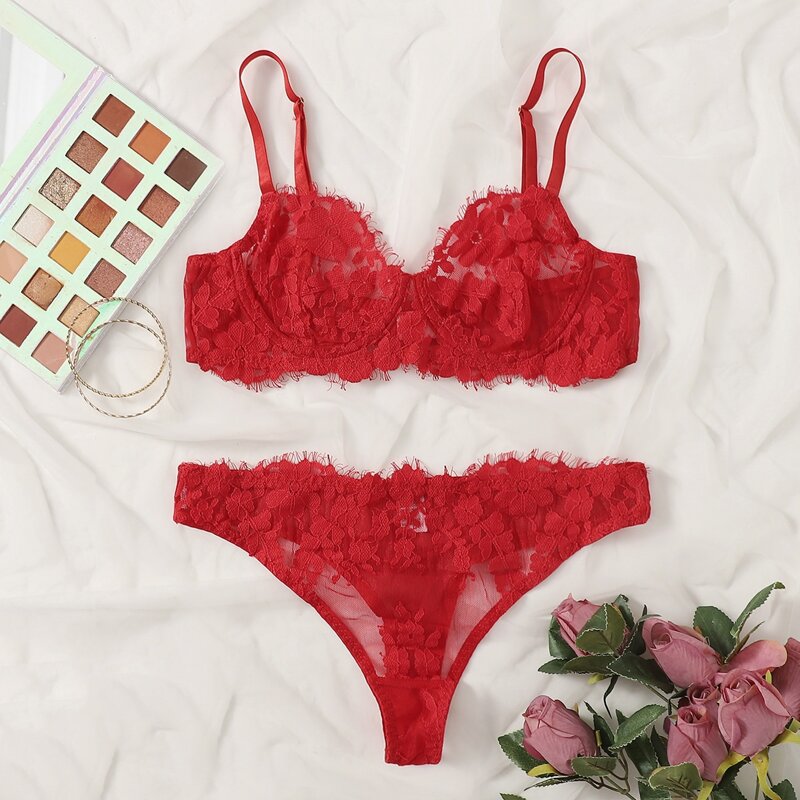

Floral Lace Underwire Lingerie Set, Red