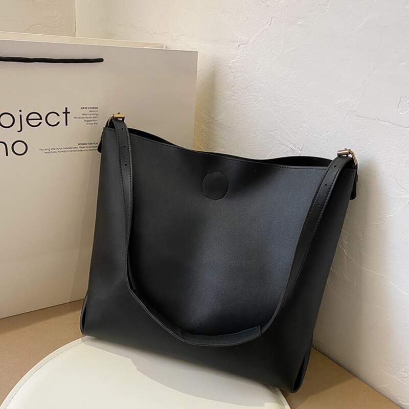 

Minimalist Shoulder Bag, Black
